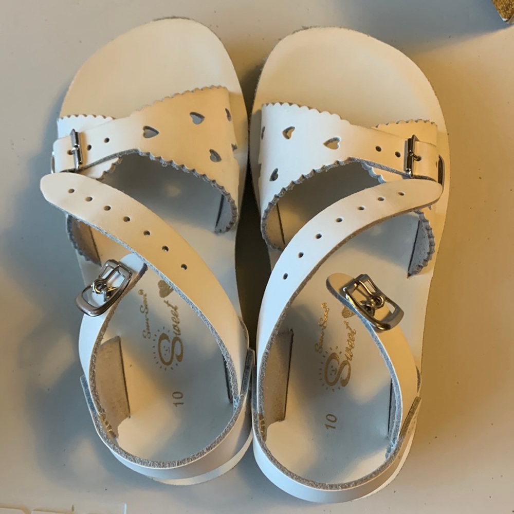 Sun-Sans Saltwater Sweetheart Sandals in white size 10